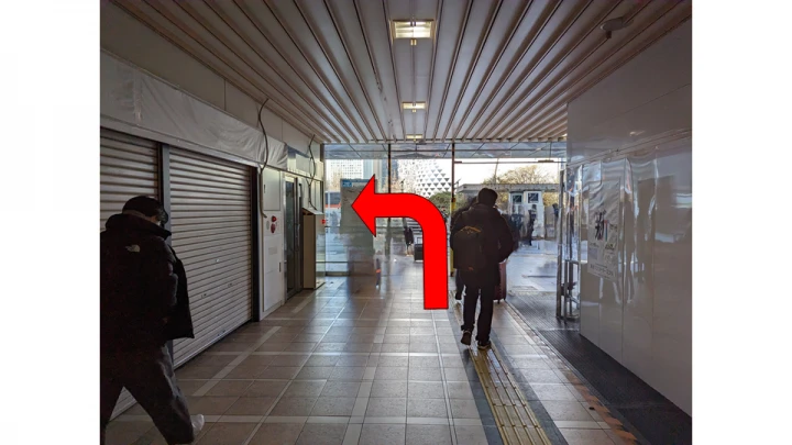 経路2 地上出口より